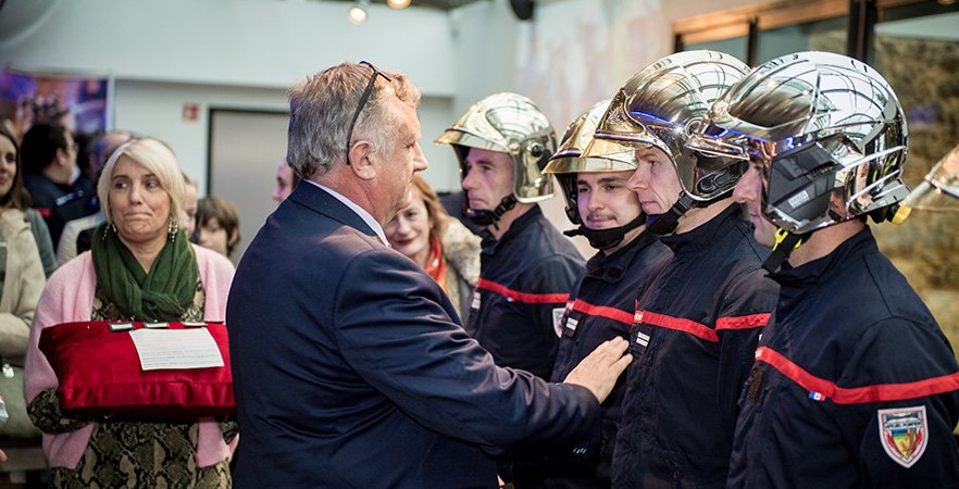 Saluer et soutenir l’engagement des pompiers landais