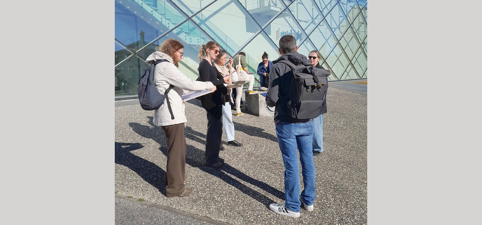 Marche sensorielle autour de la médiathèque Philippe Labeyrie à Mont-de-Marsan
