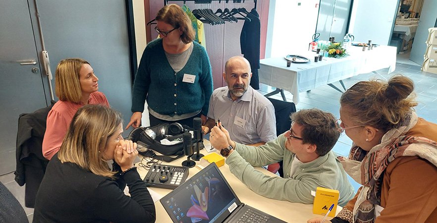 Web radio au collège : le Département équipe les établissements